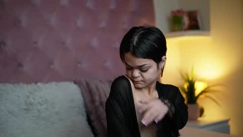 Snapshot of maiamini chatting on October 2025 11:03:01 PM Maia online show from October 2025 11:03:01 PM