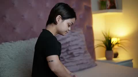 Snapshot of maiamini chatting on October 2025 10:32:02 PM Maia online show from October 2025 10:32:02 PM