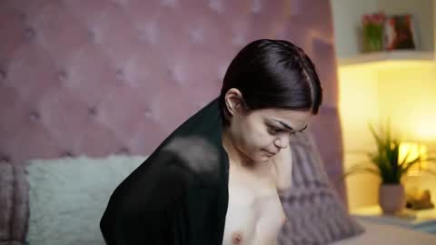 Snapshot of maiamini chatting on October 2025 10:33:01 PM Maia online show from October 2025 10:33:01 PM