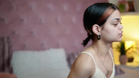 Snapshot of maiamini chatting on February 2026 07:54:01 PM Maia online show from February 2026 07:54:01 PM