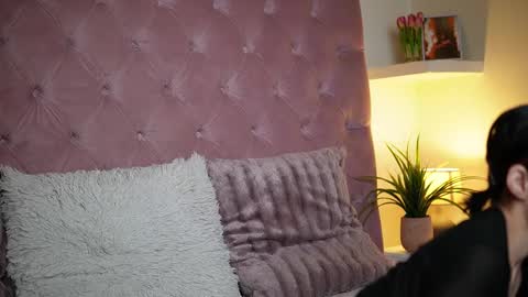 Snapshot of maiamini chatting on February 2026 09:44:02 PM Maia online show from February 2026 09:44:02 PM