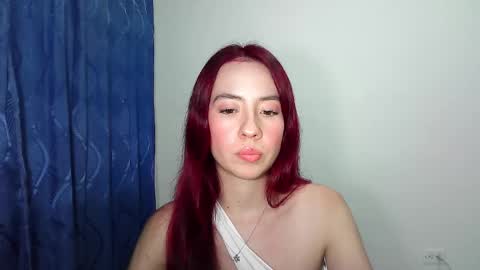 Snapshot of maiarosse_ chatting on June 2026 02:57:02 AM MaiaRosse online show from June 2026 02:57:02 AM