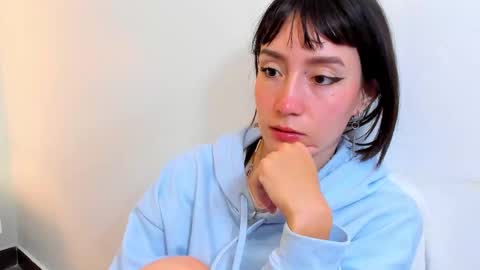 Snapshot of maibys_cute chatting on November 2025 04:35:02 AM maibys online show from November 2025 04:35:02 AM