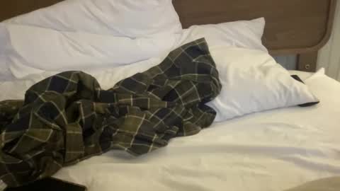 Snapshot of maidenknight777 chatting on November 2025 09:48:01 PM moonlick online show from November 2025 09:48:01 PM