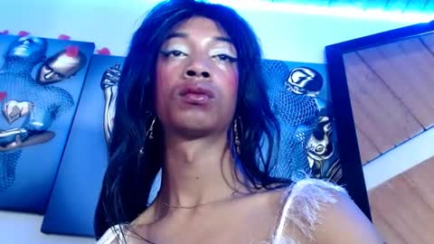 Snapshot of maidi_hot chatting on March 2025 07:54:01 PM Bella Maidi online show from March 2025 07:54:01 PM