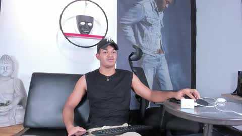 MAIKOL online show from May 2026 01:58:02 AM