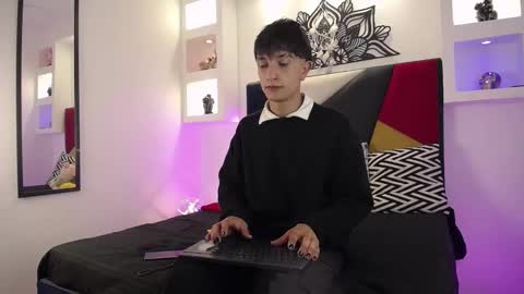 Snapshot of maiky_cooper chatting on March 2025 05:33:02 AM Maiky Cooper online show from March 2025 05:33:02 AM