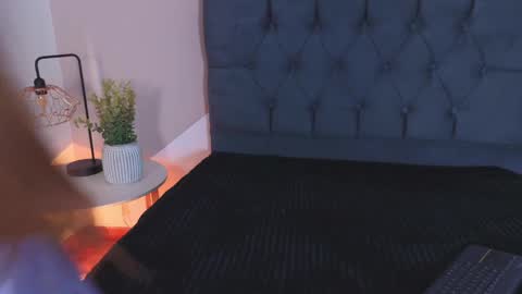 Mailin online show from April 2026 10:26:01 PM