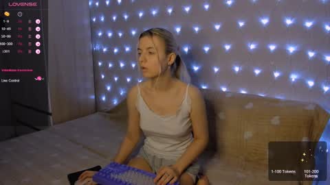 Your kitty online show from December 2024 02:44:02 AM