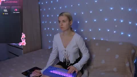 Your kitty online show from October 2025 03:24:01 PM