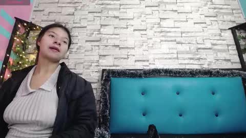  MAILY CAN  online show from December 2025 01:31:01 PM