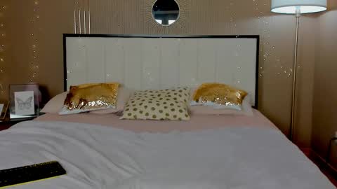 Snapshot of mailymilf chatting on February 2025 03:32:02 PM Sofi online show from February 2025 03:32:02 PM