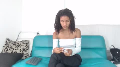 mailyn_gold online show from July 2026 12:00:01 PM