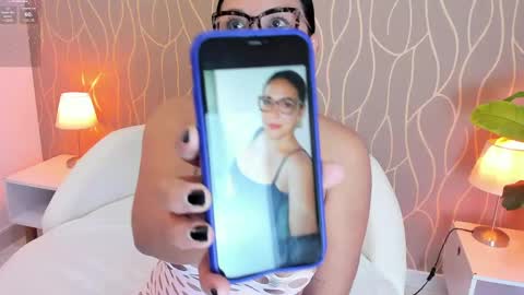 Maria  conexion 1030 pm to 5 am colombia online show from May 2026 04:18:01 AM