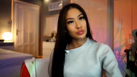 Snapshot of maistream chatting on November 2025 07:03:01 PM Mai online show from November 2025 07:03:01 PM