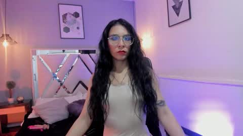 Camila  online show from November 2025 03:01:02 AM