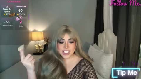 Snapshot of majestydannaxx chatting on November 2025 04:05:01 AM majestydannaxx online show from November 2025 04:05:01 AM