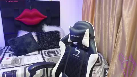 Celeste Bonet  online show from December 2025 12:25:02 PM