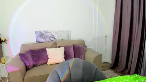 Snapshot of makeyouehappy chatting on November 2025 12:29:02 PM makeyouehappy online show from November 2025 12:29:02 PM