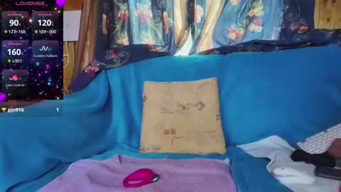 Snapshot of mal_meow chatting on July 2026 11:23:02 AM Mal Dee online show from July 2026 11:23:02 AM