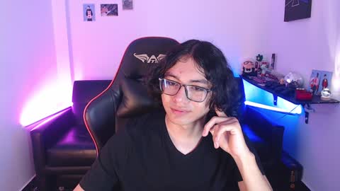 Snapshot of malik_harrison_ chatting on December 2024 04:27:02 PM Malik online show from December 2024 04:27:02 PM