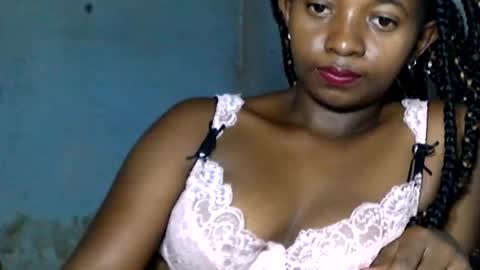Snapshot of malinah01 chatting on December 2024 04:39:01 AM malinah01 online show from December 2024 04:39:01 AM