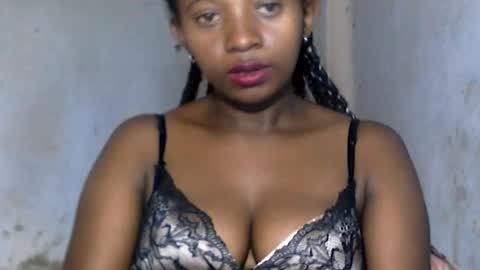 Snapshot of malinah01 chatting on December 2024 07:29:01 AM malinah01 online show from December 2024 07:29:01 AM