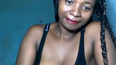 Snapshot of malinah01 chatting on December 2024 04:24:02 PM malinah01 online show from December 2024 04:24:02 PM
