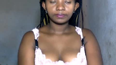 Snapshot of malinah01 chatting on January 2025 06:16:02 AM malinah01 online show from January 2025 06:16:02 AM