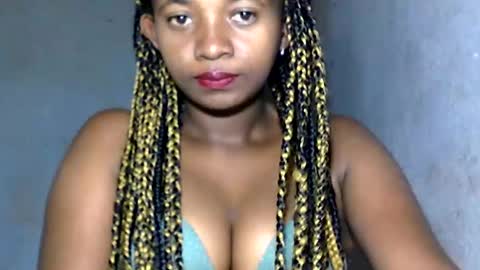 Snapshot of malinah01 chatting on January 2025 03:39:02 AM malinah01 online show from January 2025 03:39:02 AM