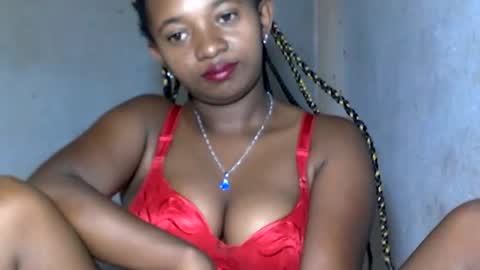 Snapshot of malinah01 chatting on January 2025 11:48:01 AM malinah01 online show from January 2025 11:48:01 AM