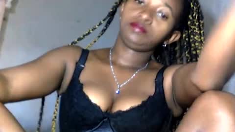 Snapshot of malinah01 chatting on January 2025 05:31:02 AM malinah01 online show from January 2025 05:31:02 AM
