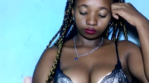Snapshot of malinah01 chatting on January 2025 02:37:01 AM malinah01 online show from January 2025 02:37:01 AM