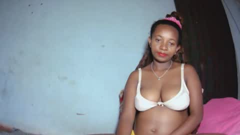 Snapshot of malinah01 chatting on September 2025 05:18:01 PM malinah01 online show from September 2025 05:18:01 PM