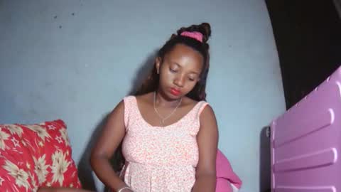 Snapshot of malinah01 chatting on October 2025 03:01:02 AM malinah01 online show from October 2025 03:01:02 AM