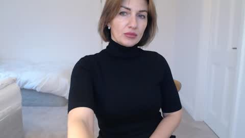 mallinia online show from February 2025 05:30:02 PM