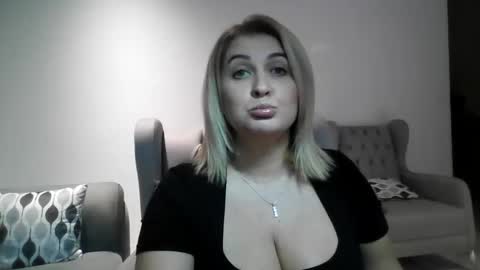 Snapshot of malorine chatting on November 2025 07:07:02 PM malorine online show from November 2025 07:07:02 PM