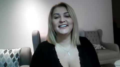 Snapshot of malorine chatting on December 2025 07:42:02 PM malorine online show from December 2025 07:42:02 PM