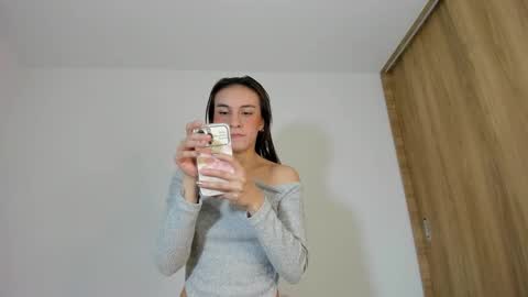 instagram  nueela   online show from February 2026 11:23:01 PM