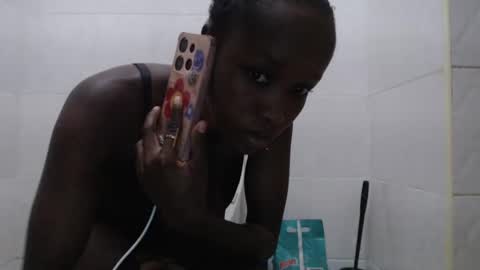 Snapshot of mamaapussy chatting on February 2025 04:05:02 PM mamaa online show from February 2025 04:05:02 PM