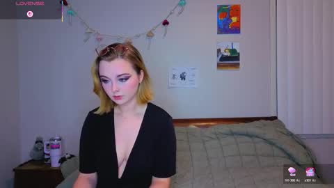 Snapshot of mamiclouds chatting on October 2025 12:32:01 AM MamiCloudz online show from October 2025 12:32:01 AM