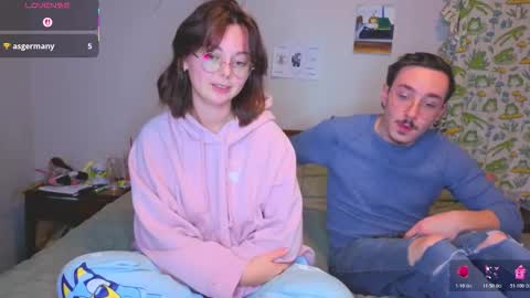 Snapshot of mamiclouds chatting on November 2025 01:37:02 AM MamiCloudz online show from November 2025 01:37:02 AM