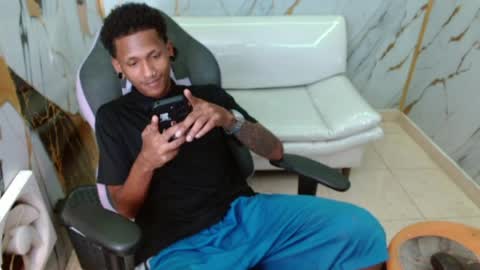 Snapshot of man_sant11 chatting on April 2026 04:04:01 PM man_sant11 online show from April 2026 04:04:01 PM