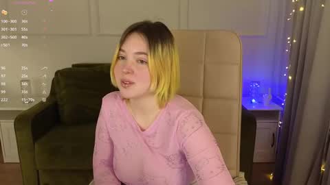 manic_pixie_ online show from February 2025 10:50:02 AM