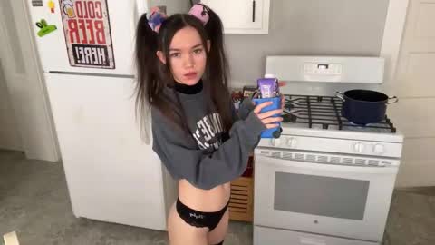 manicpixiedreamfrog online show from March 2026 05:39:01 PM