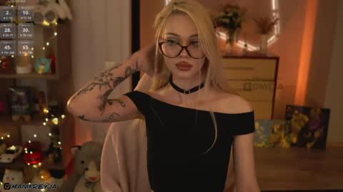 Amelie online show from April 2026 06:57:01 PM