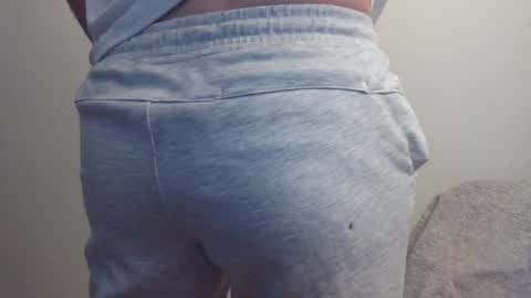 Snapshot of mantoy2000 chatting on March 2026 12:27:01 PM mantoy2000 online show from March 2026 12:27:01 PM