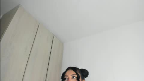 Snapshot of manuela_anderson chatting on May 2026 04:03:01 PM MANUELA online show from May 2026 04:03:01 PM