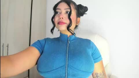 Snapshot of manuela_anderson chatting on May 2026 01:31:01 PM MANUELA online show from May 2026 01:31:01 PM