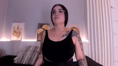 manuela_montes_ online show from June 2026 12:25:01 PM